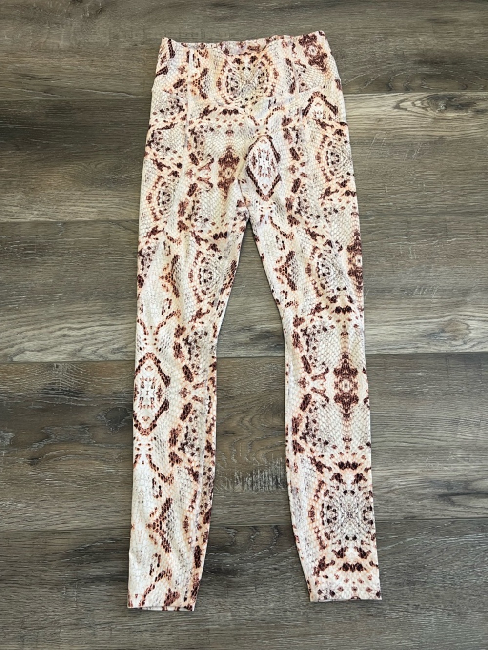 Varley cream & Brown Snake Print Leggings worn once size XS